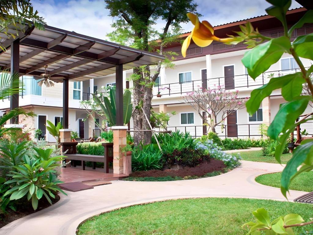 The Park Nangrong Resort Exterior foto