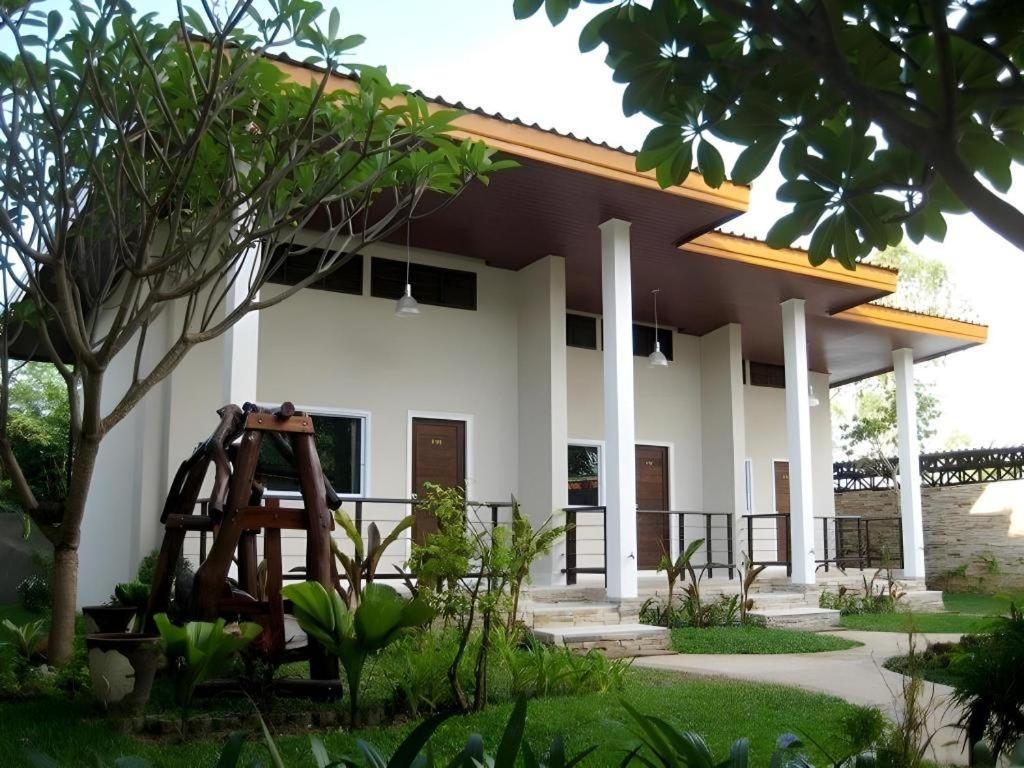 The Park Nangrong Resort Exterior foto